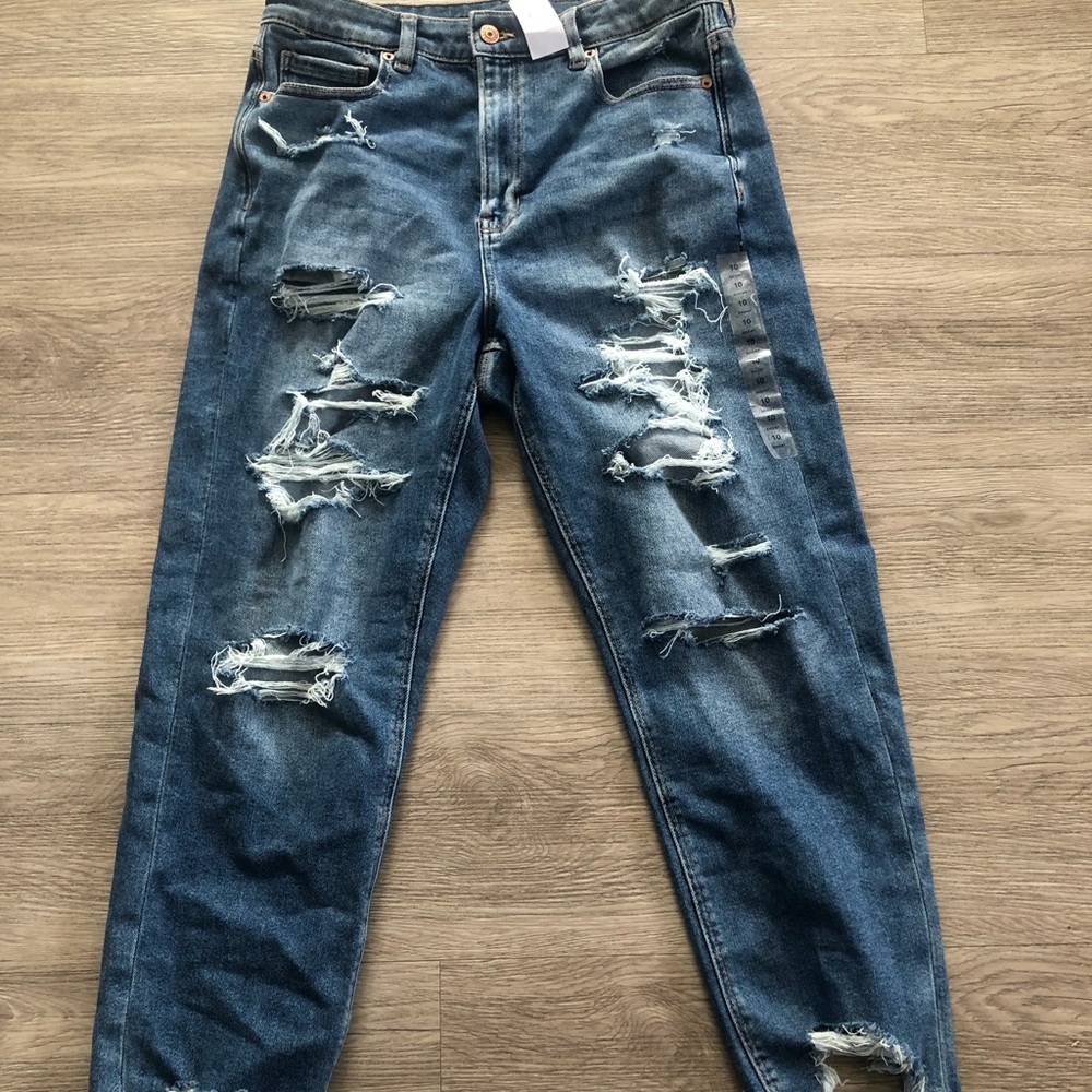 American Eagle High Waisted Mom Jeans